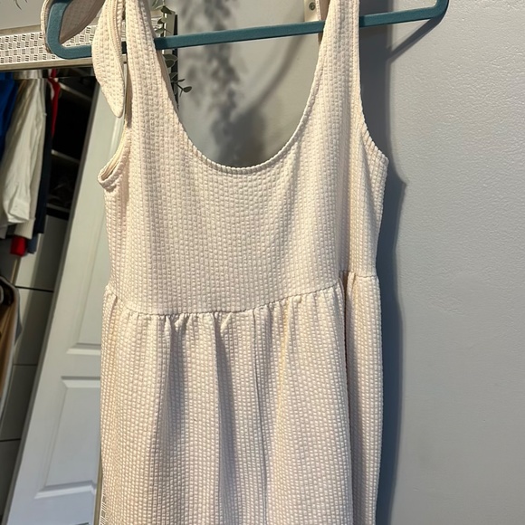 Urban Outfitters Romper - Picture 2 of 3